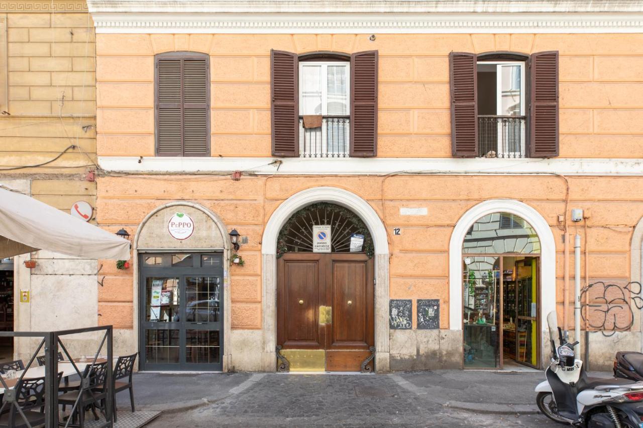 Iflat A Sparkle Of Red In Trastevere Řím Exteriér fotografie